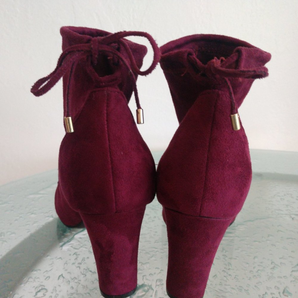 Raspberry suede booties - Picture 2 of 5